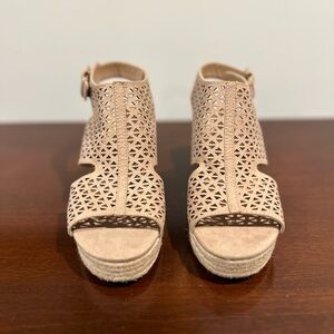 Women's Liz Claiborne Refined Comfort Peep-Toe Wedges